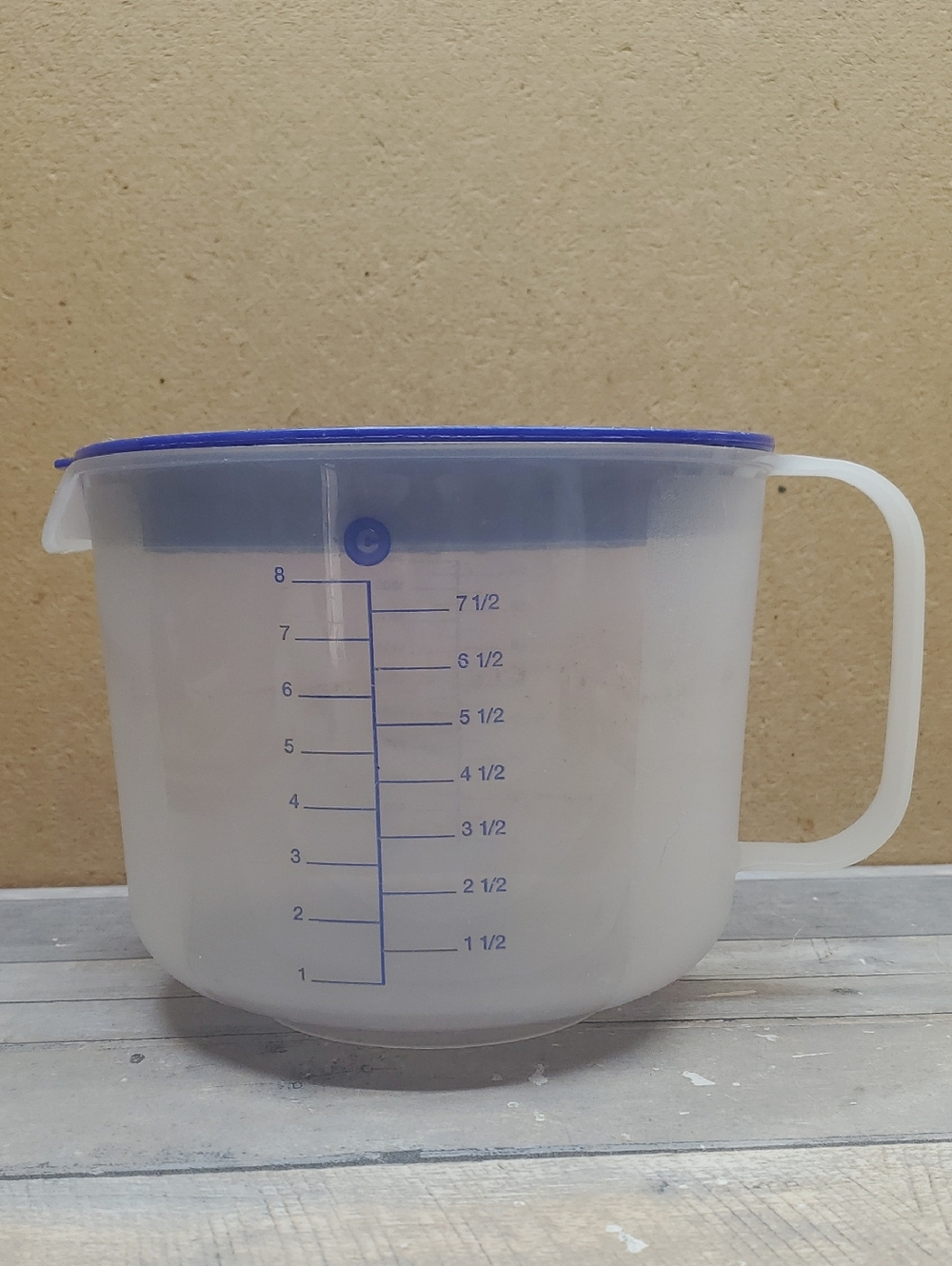 Tupperware Blue Cover and Clear Mix N Store Batter Bowl 8 Cup/2 Qt.